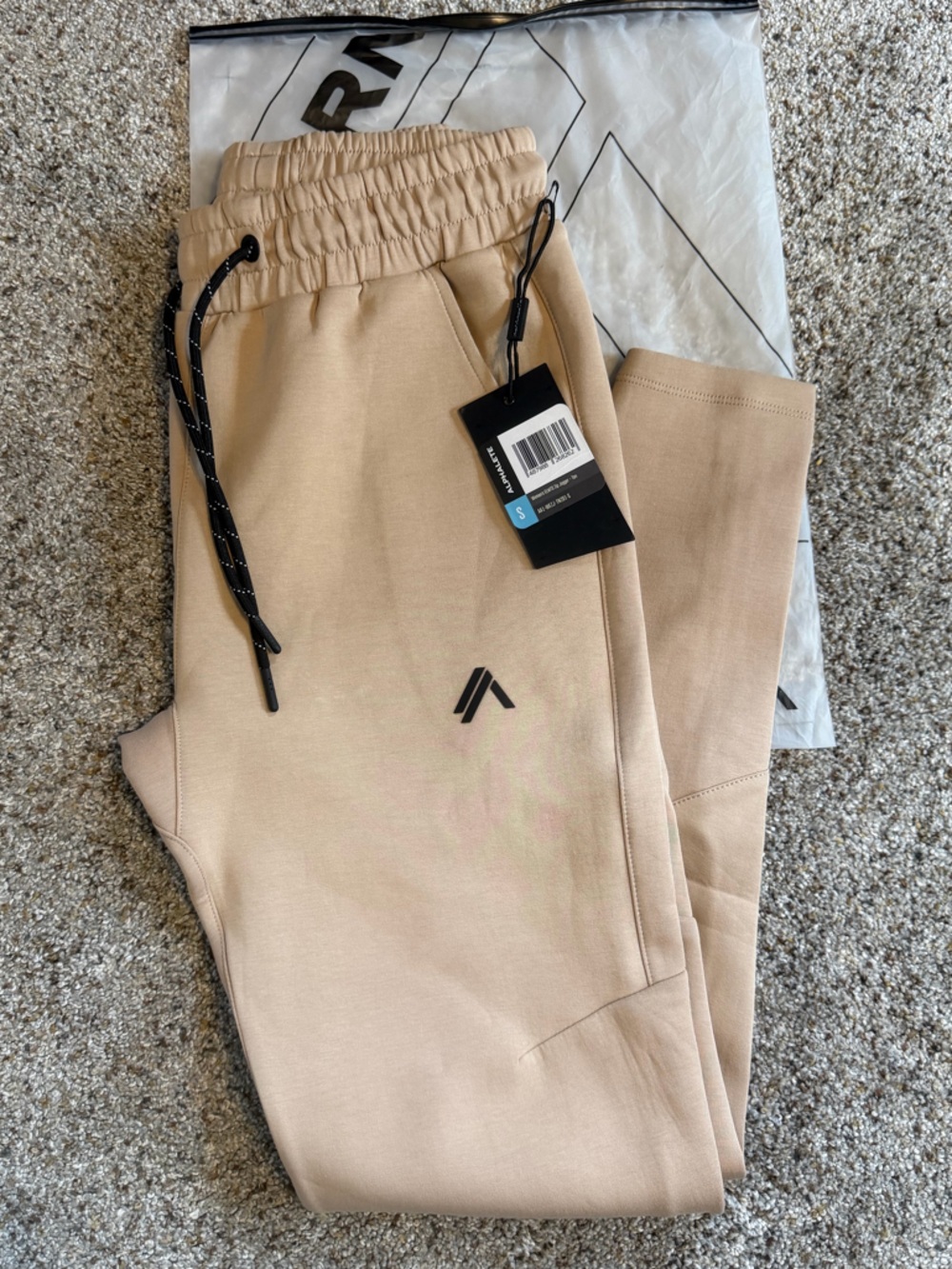 Alphalete Beige Joggers Women’s Small NWT Athletic Lounge Pants